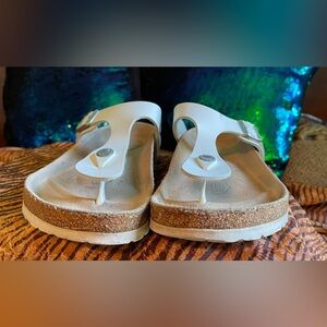 Birkenstock Gizeh size 8 / 39